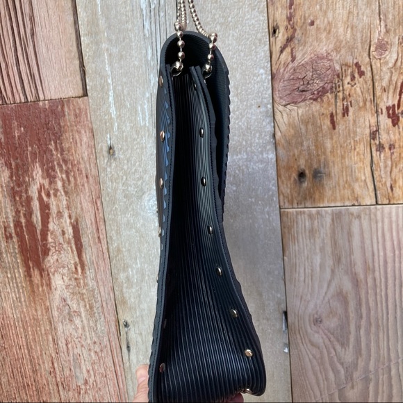 Recycled Tire Crossbody - Picture 5 of 8